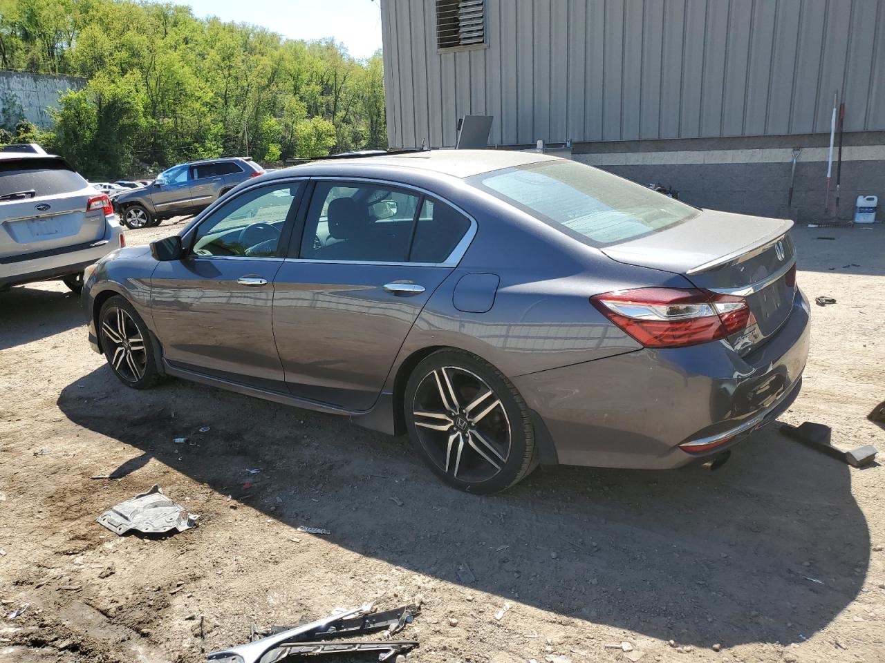 Photo 1 VIN: 1HGCR2F52HA043103 - HONDA ACCORD 