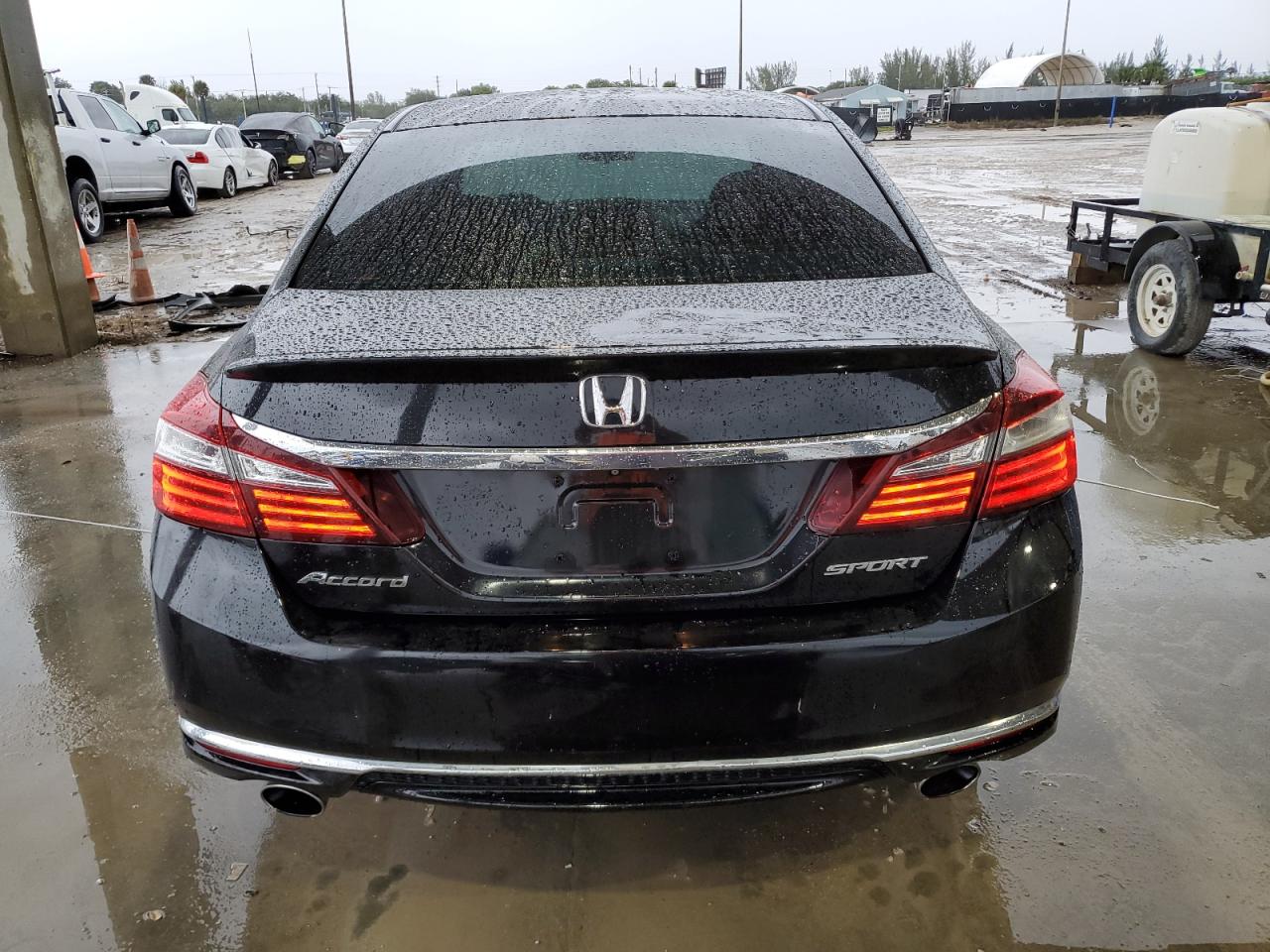 Photo 5 VIN: 1HGCR2F52HA108385 - HONDA ACCORD 