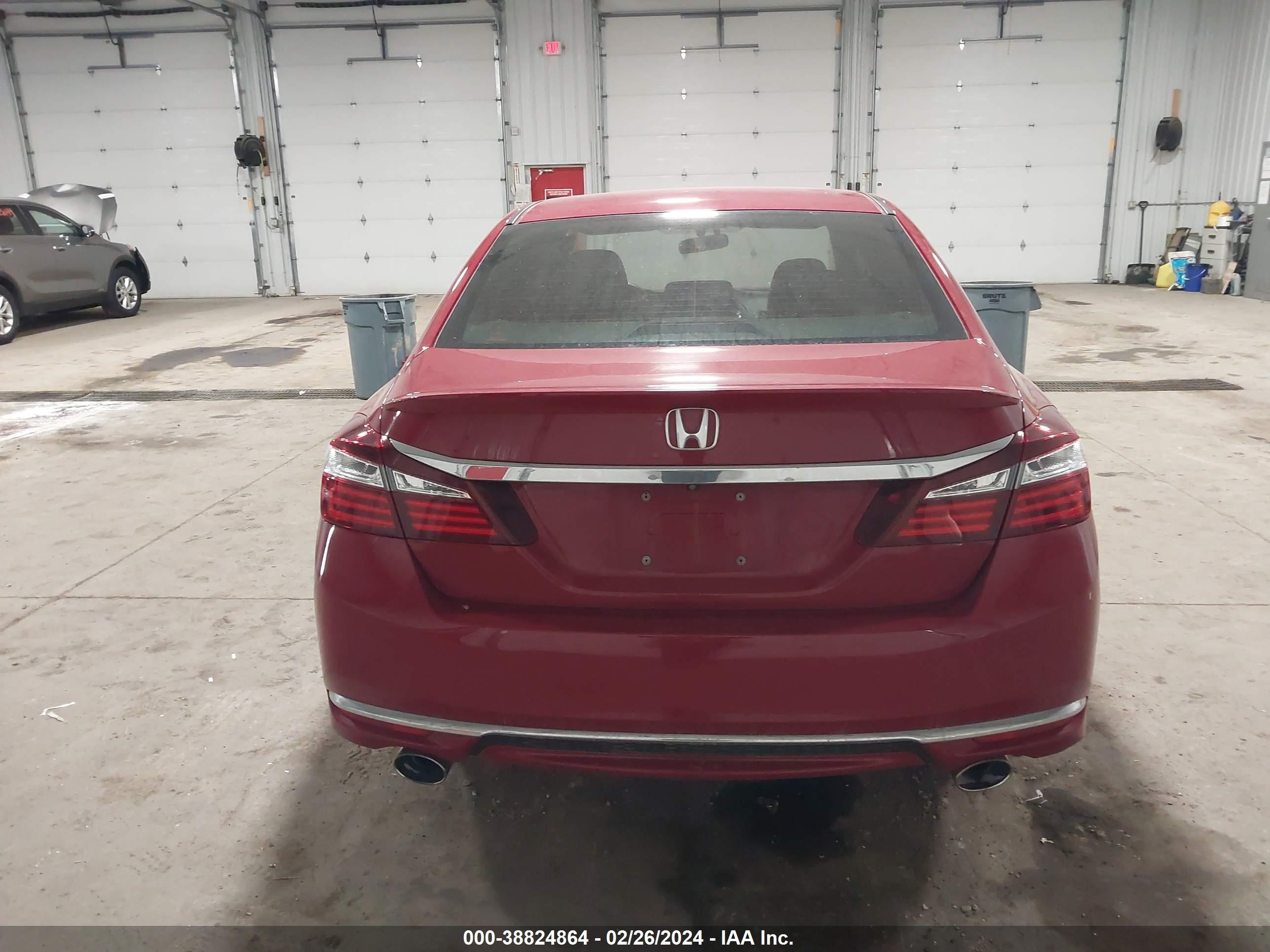 Photo 16 VIN: 1HGCR2F52HA111755 - HONDA ACCORD 