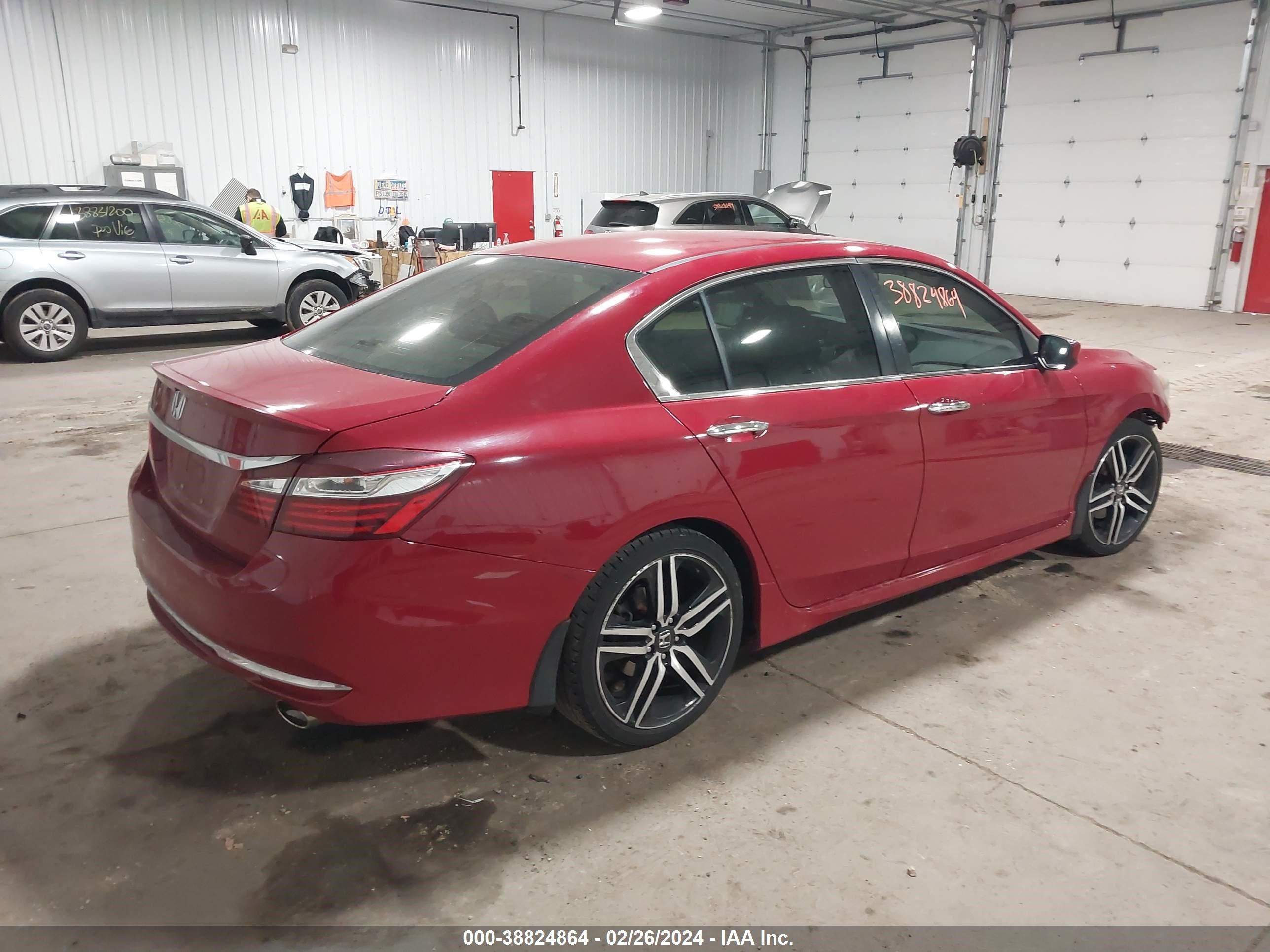 Photo 3 VIN: 1HGCR2F52HA111755 - HONDA ACCORD 