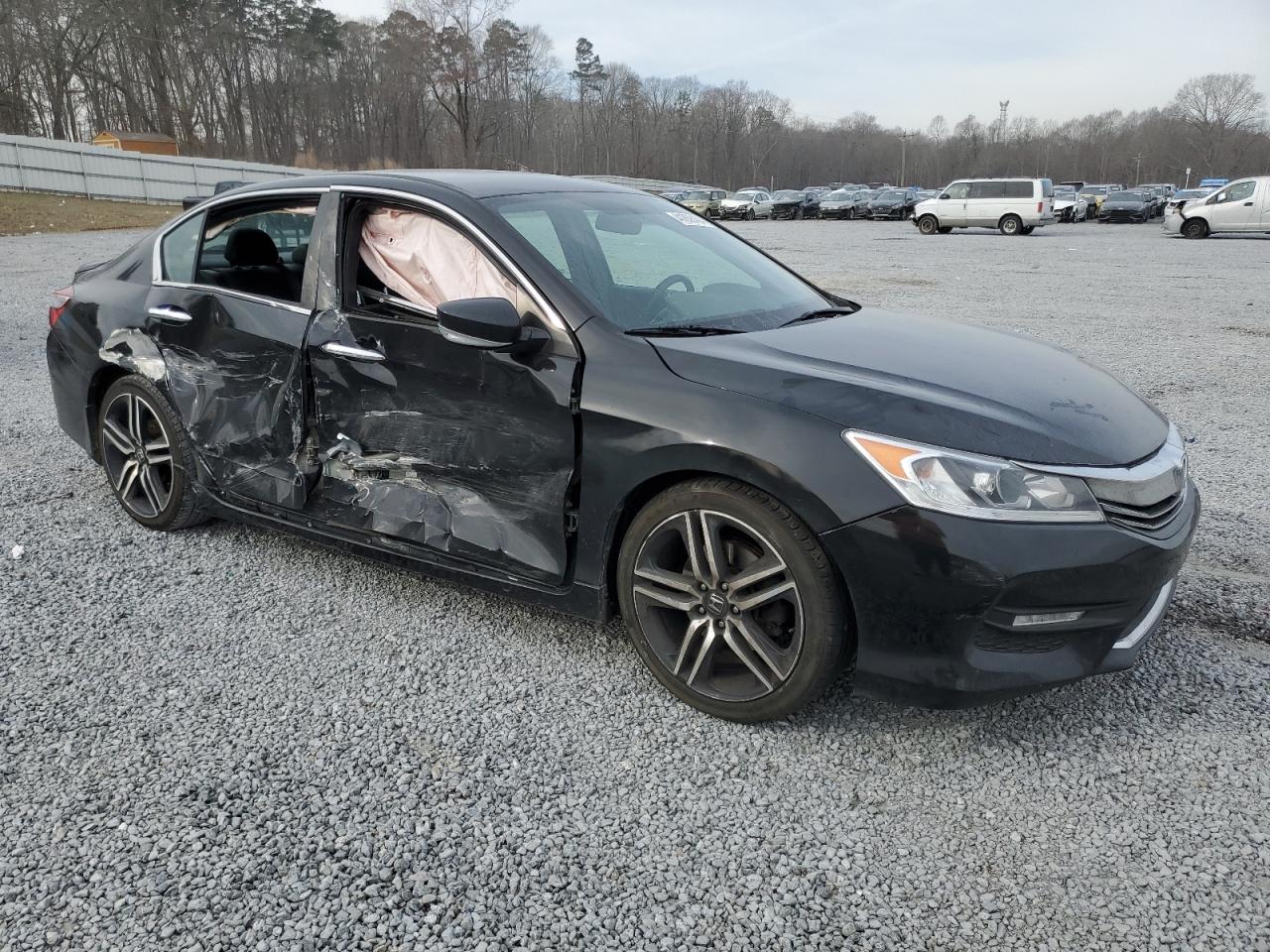 Photo 3 VIN: 1HGCR2F52HA145873 - HONDA ACCORD 