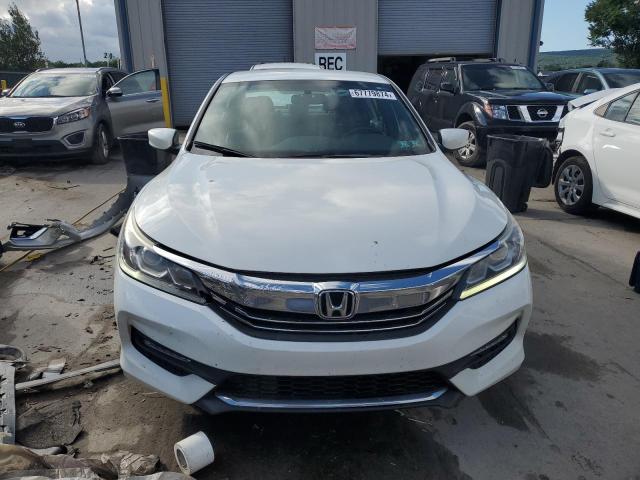 Photo 4 VIN: 1HGCR2F52HA161314 - HONDA ACCORD SPO 