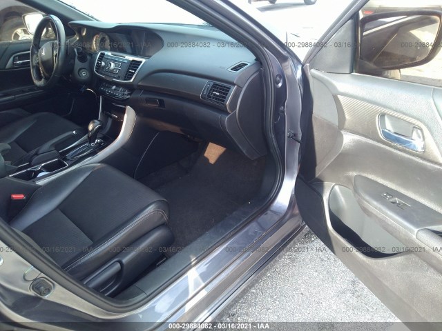 Photo 4 VIN: 1HGCR2F52HA180218 - HONDA ACCORD SEDAN 