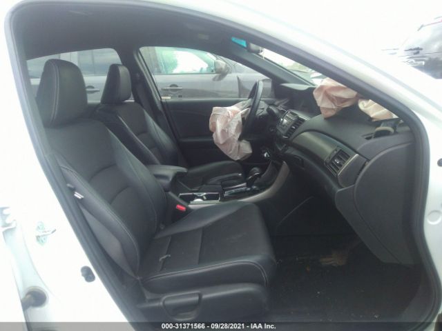 Photo 4 VIN: 1HGCR2F52HA223293 - HONDA ACCORD SEDAN 