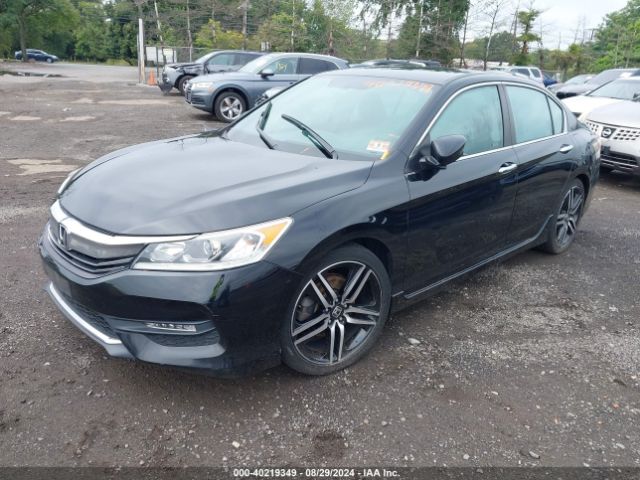 Photo 1 VIN: 1HGCR2F52HA305010 - HONDA ACCORD 