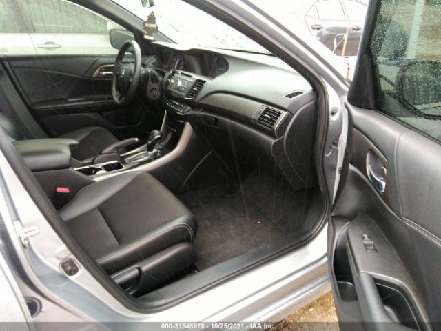 Photo 4 VIN: 1HGCR2F52HA306755 - HONDA ACCORD SEDAN 