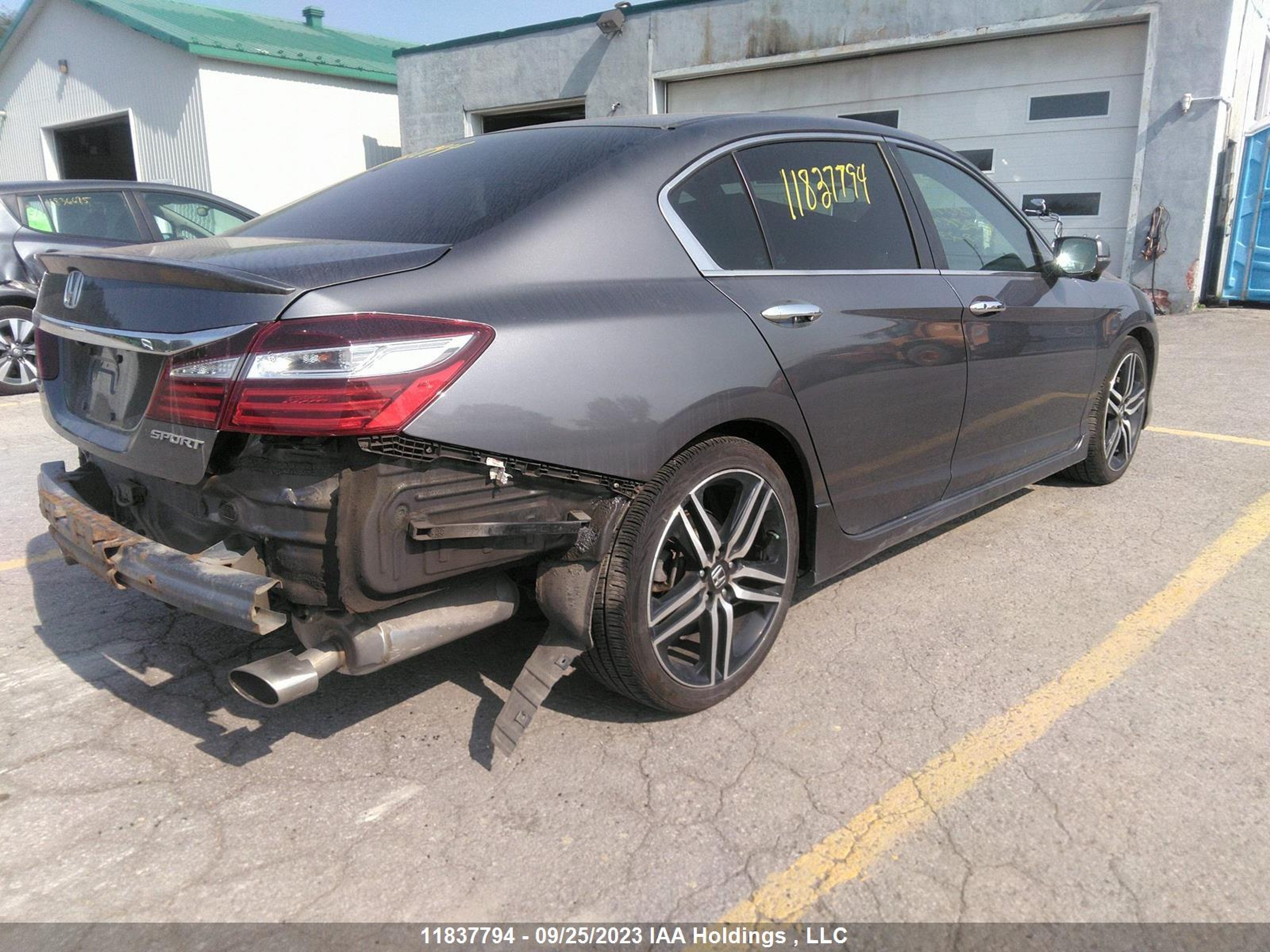 Photo 3 VIN: 1HGCR2F52HA804101 - HONDA ACCORD 