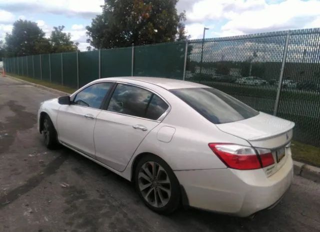 Photo 2 VIN: 1HGCR2F53EA048483 - HONDA ACCORD SEDAN 