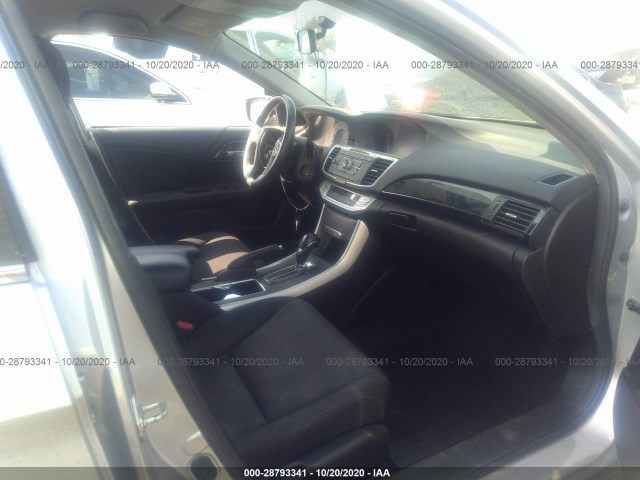 Photo 4 VIN: 1HGCR2F53EA050492 - HONDA ACCORD SEDAN 