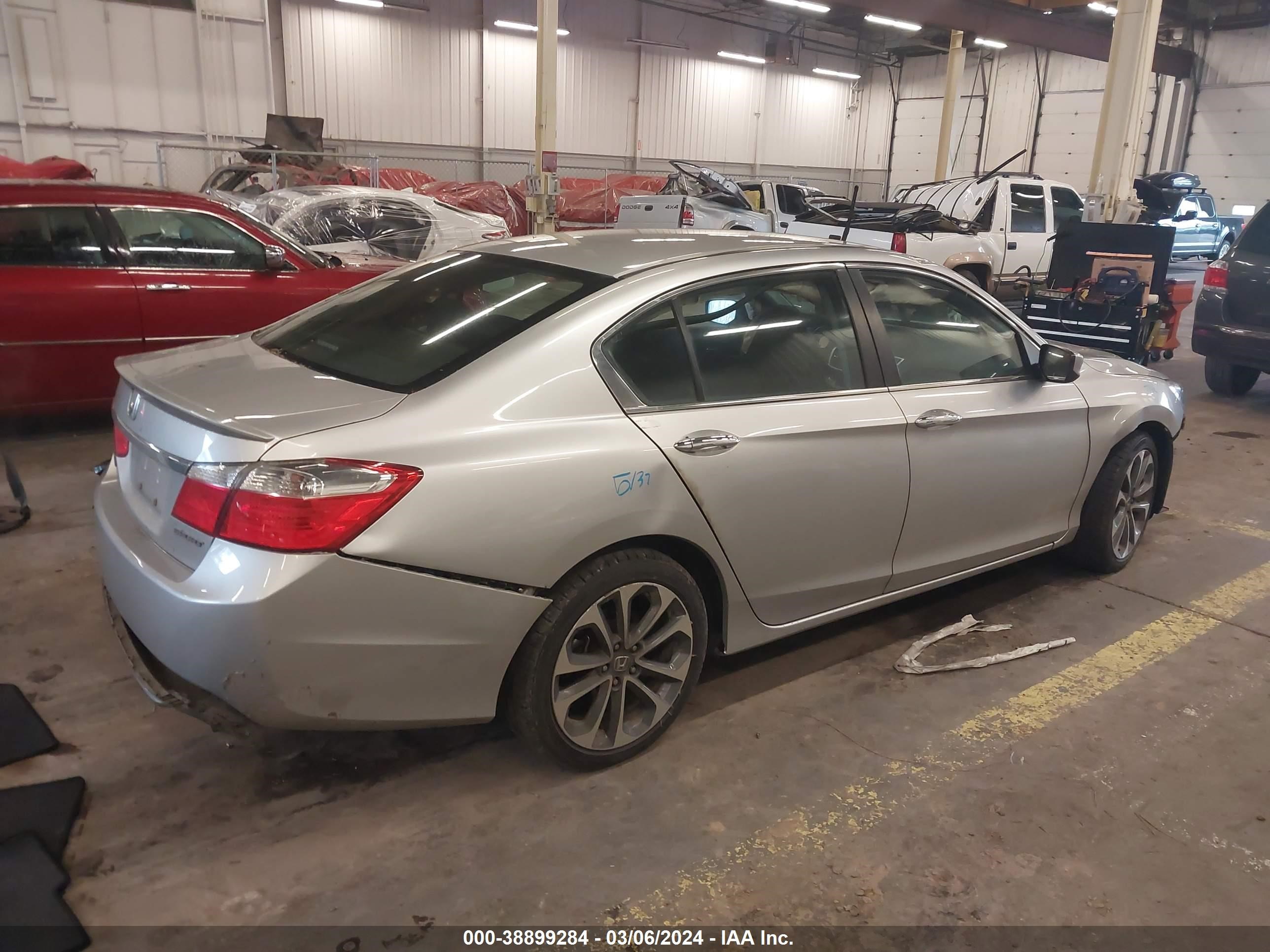 Photo 3 VIN: 1HGCR2F53EA228871 - HONDA ACCORD 