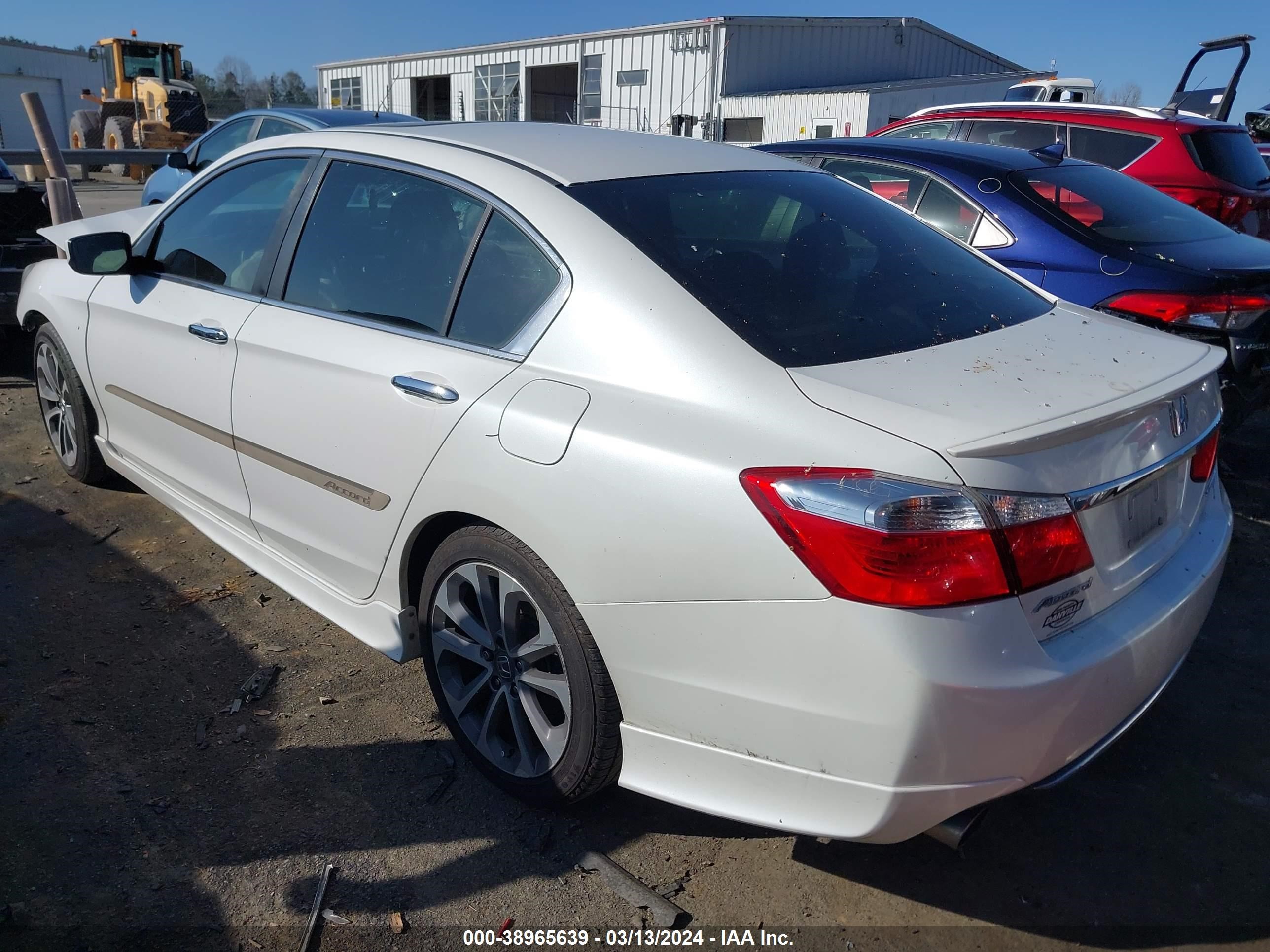 Photo 2 VIN: 1HGCR2F53FA050171 - HONDA ACCORD 