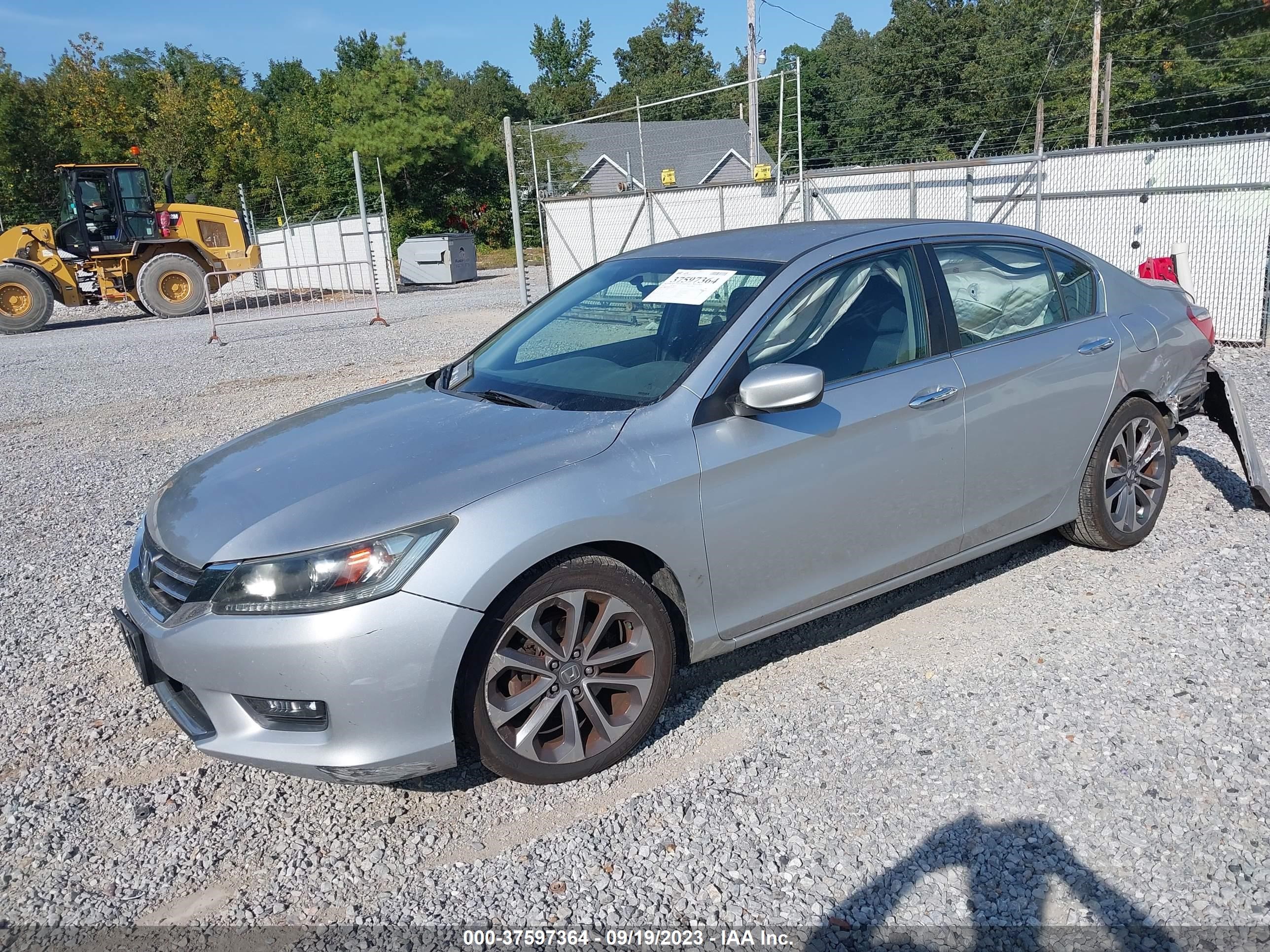 Photo 1 VIN: 1HGCR2F53FA092565 - HONDA ACCORD 