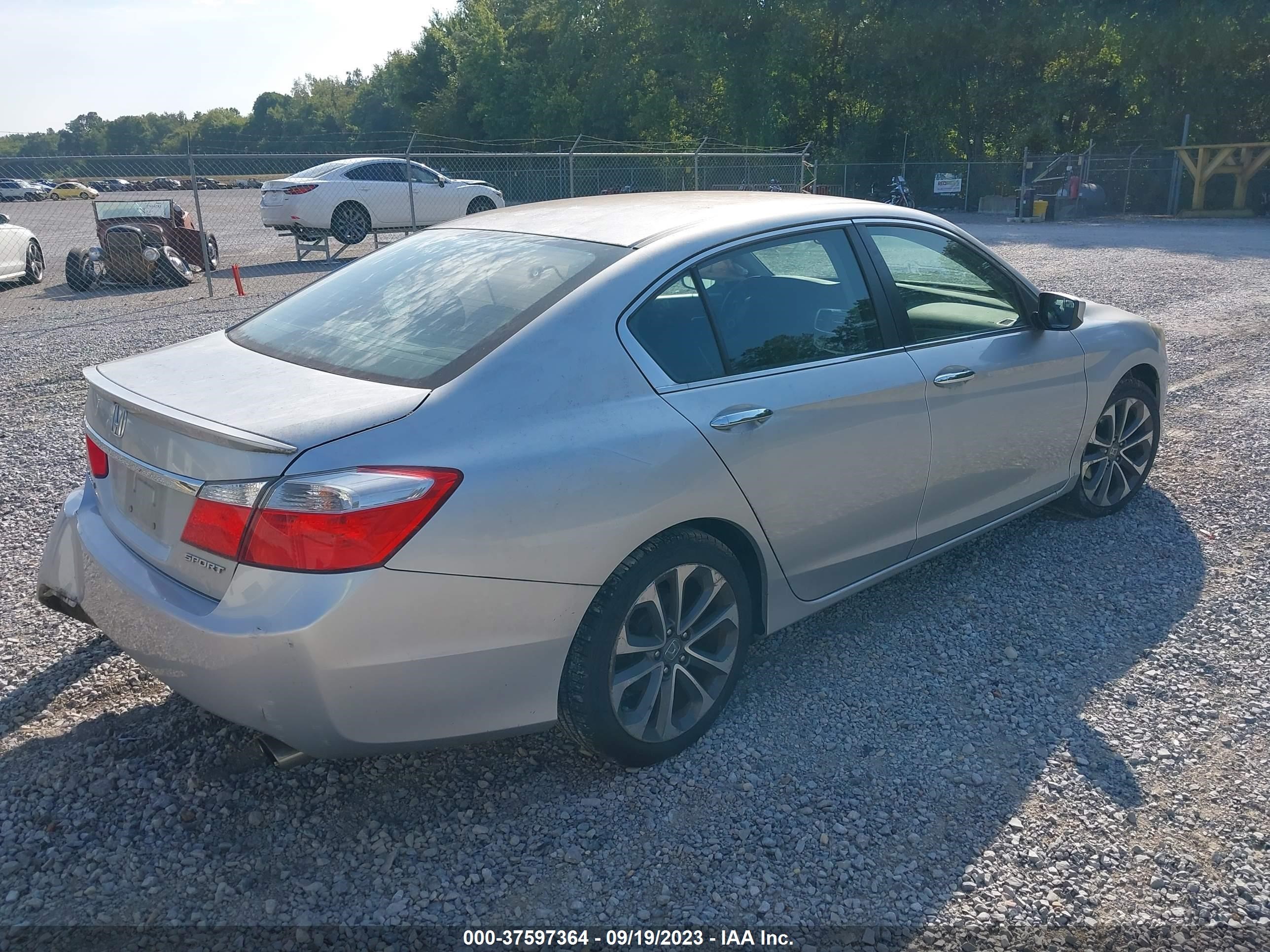 Photo 3 VIN: 1HGCR2F53FA092565 - HONDA ACCORD 