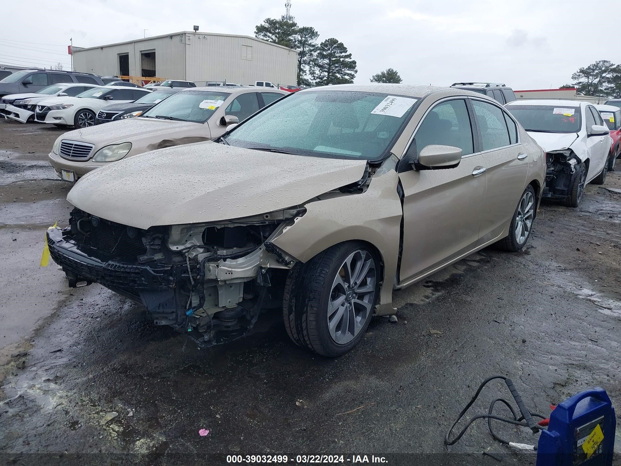 Photo 1 VIN: 1HGCR2F53FA100728 - HONDA ACCORD 