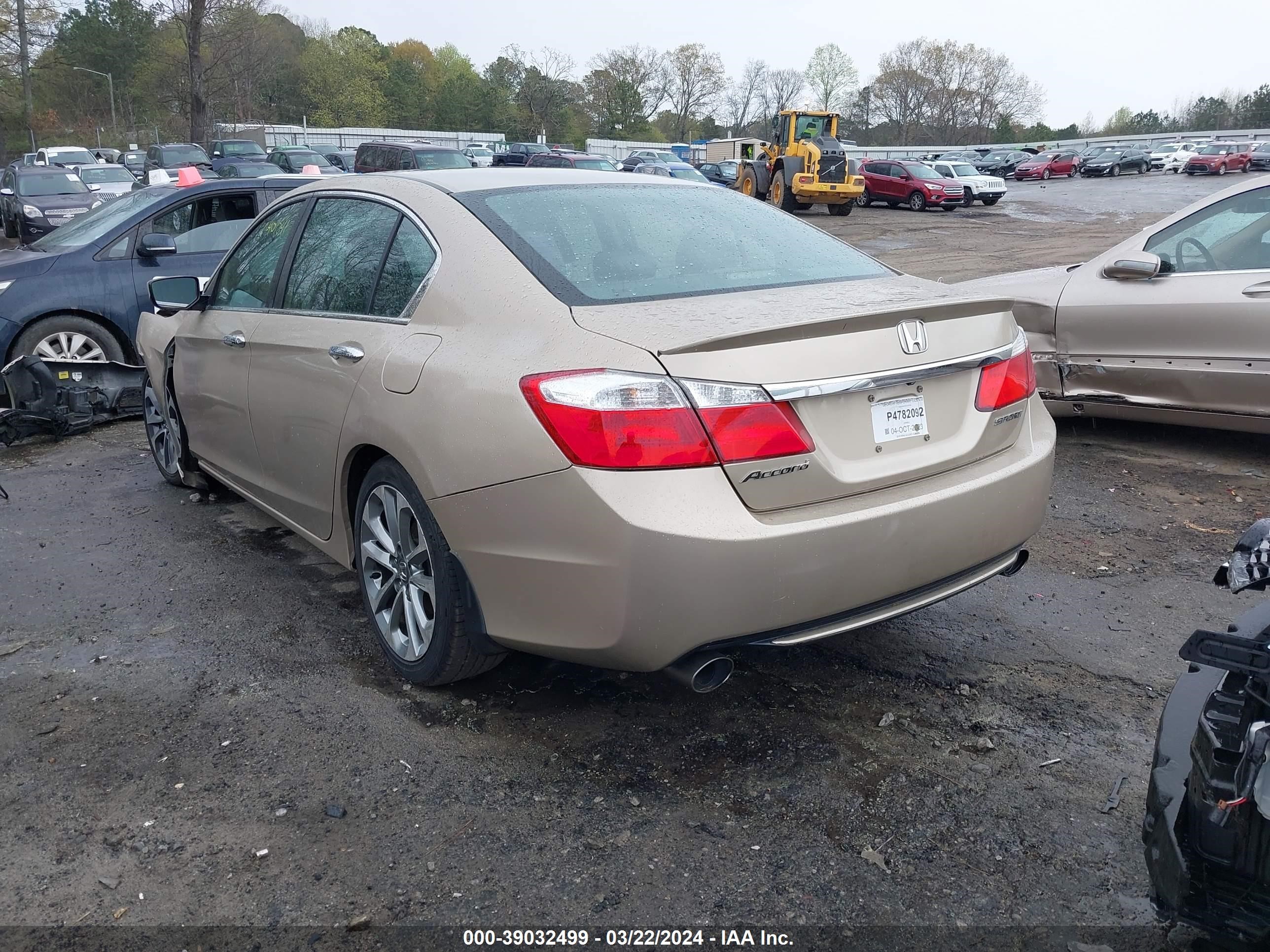 Photo 2 VIN: 1HGCR2F53FA100728 - HONDA ACCORD 