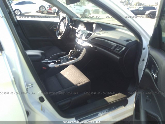 Photo 4 VIN: 1HGCR2F53FA179897 - HONDA ACCORD SEDAN 