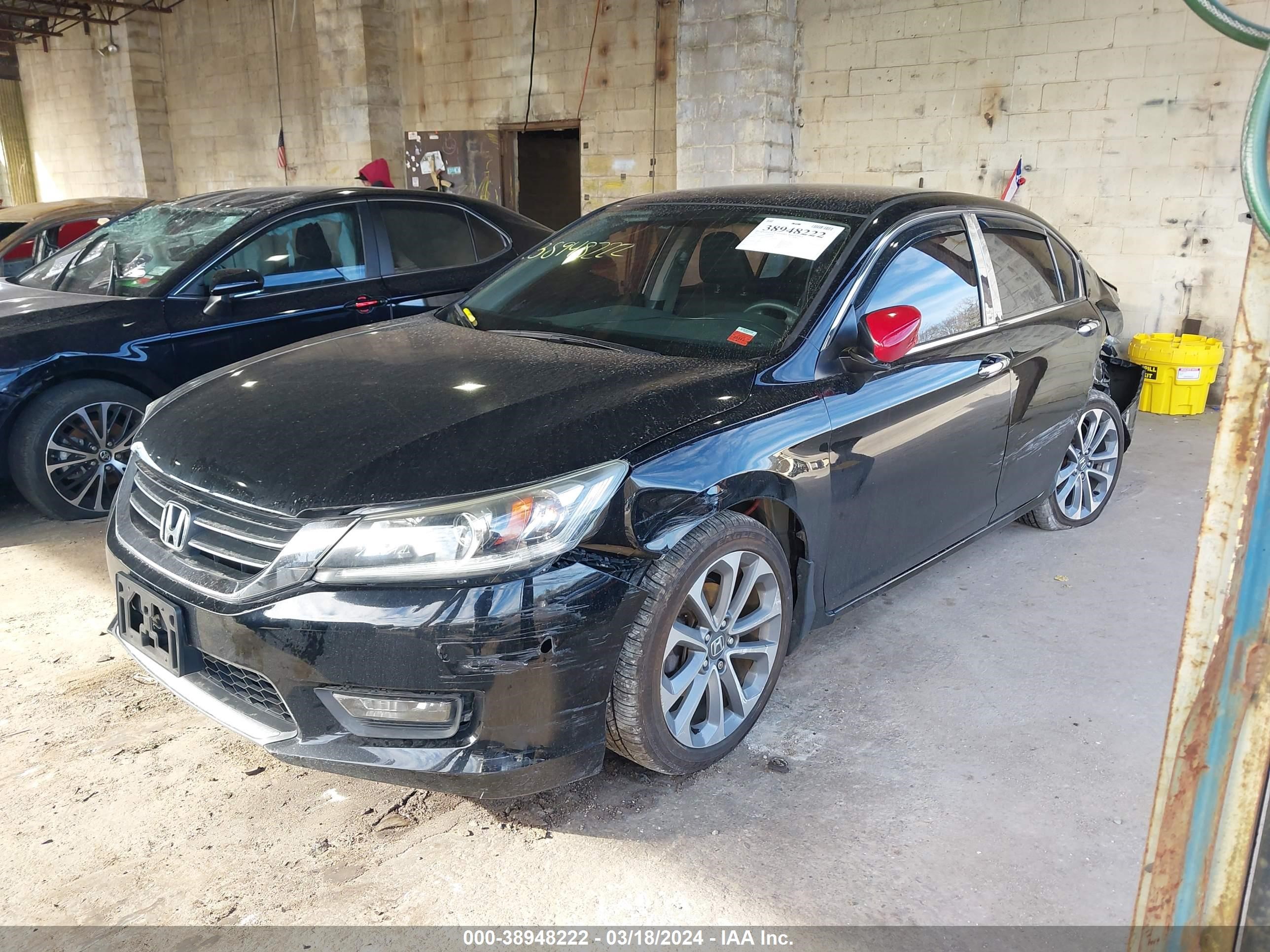 Photo 1 VIN: 1HGCR2F53FA182864 - HONDA ACCORD 