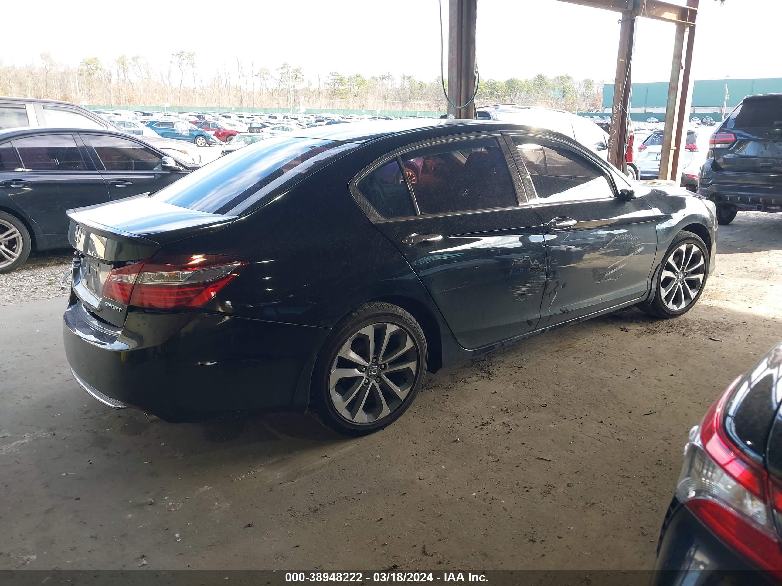 Photo 3 VIN: 1HGCR2F53FA182864 - HONDA ACCORD 