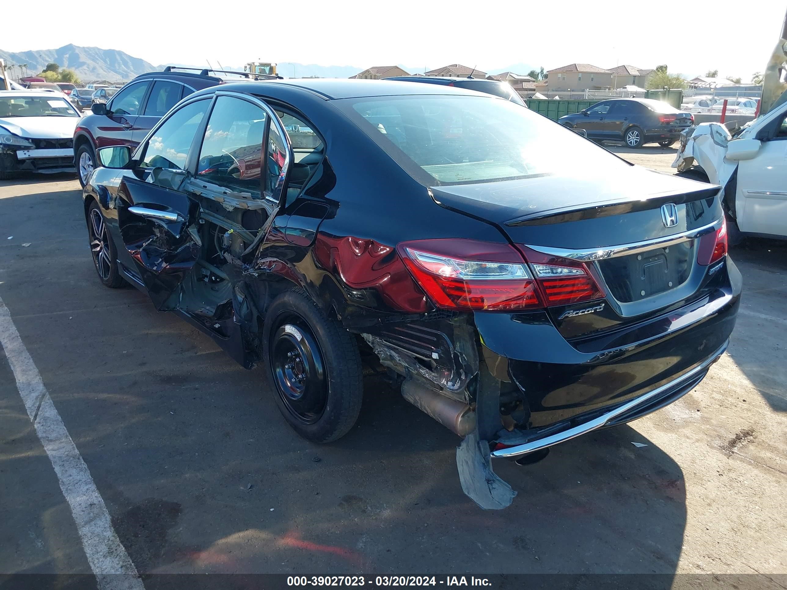 Photo 2 VIN: 1HGCR2F53GA209093 - HONDA ACCORD 