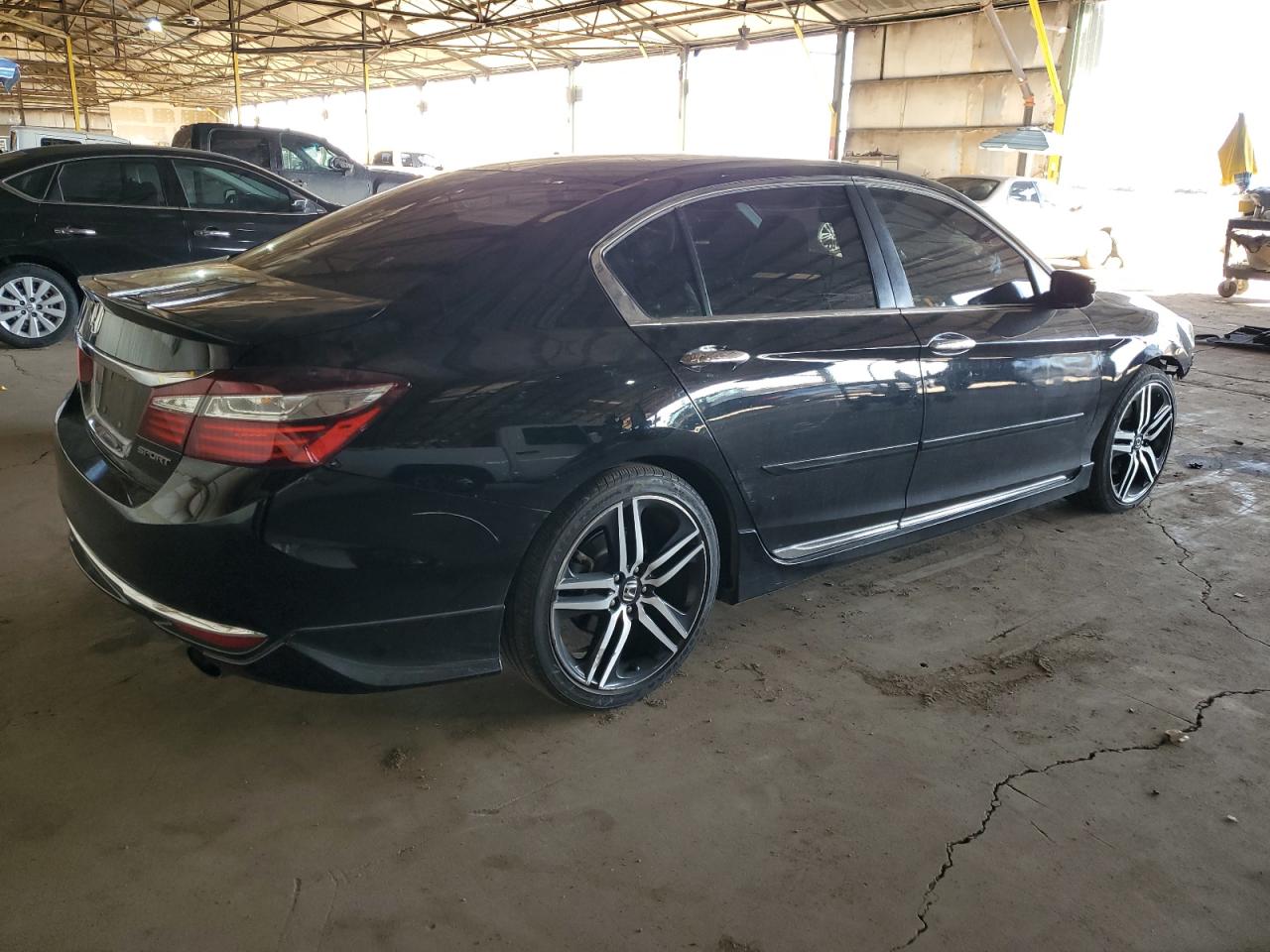 Photo 2 VIN: 1HGCR2F53GA241204 - HONDA ACCORD 