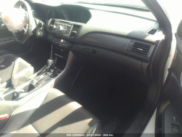 Photo 4 VIN: 1HGCR2F53HA220841 - HONDA ACCORD SEDAN 