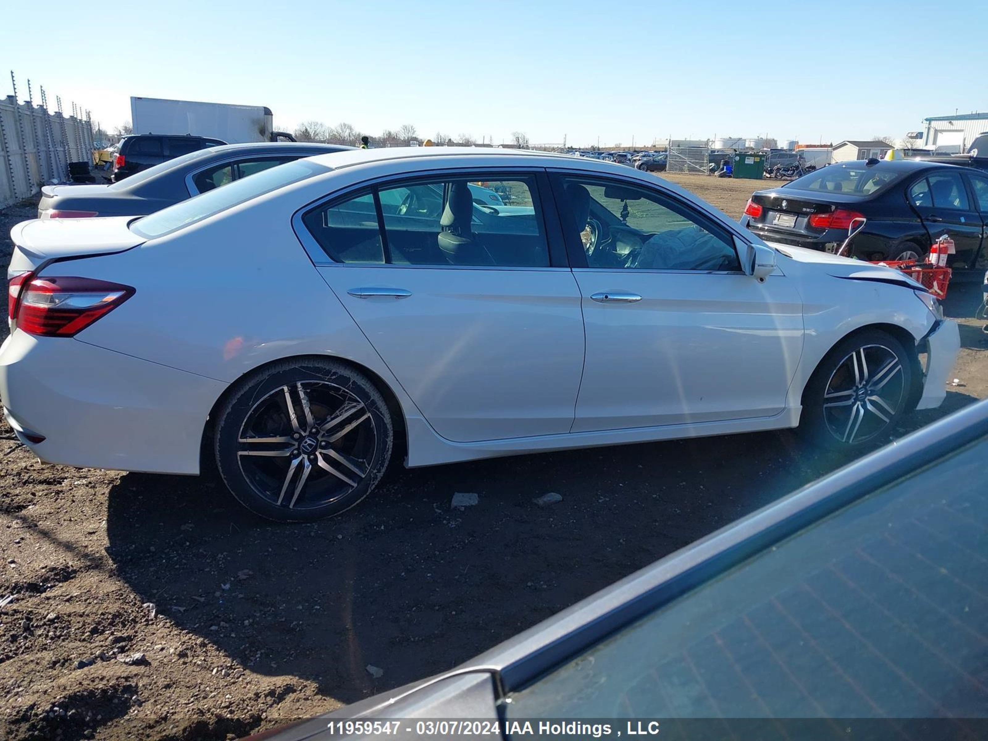 Photo 12 VIN: 1HGCR2F53HA811722 - HONDA ACCORD 