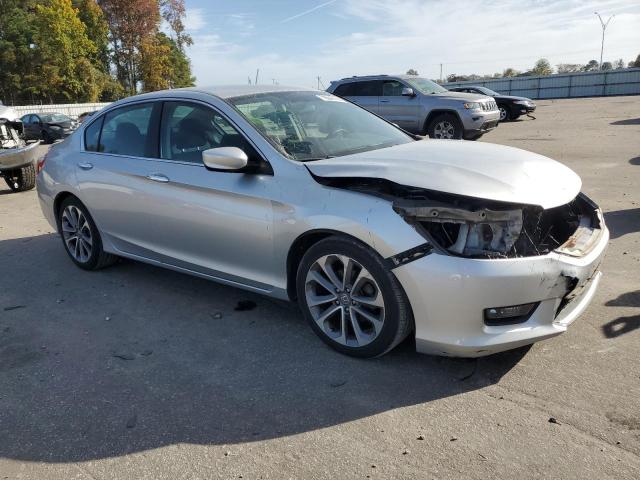 Photo 3 VIN: 1HGCR2F54EA168938 - HONDA ACCORD SPO 