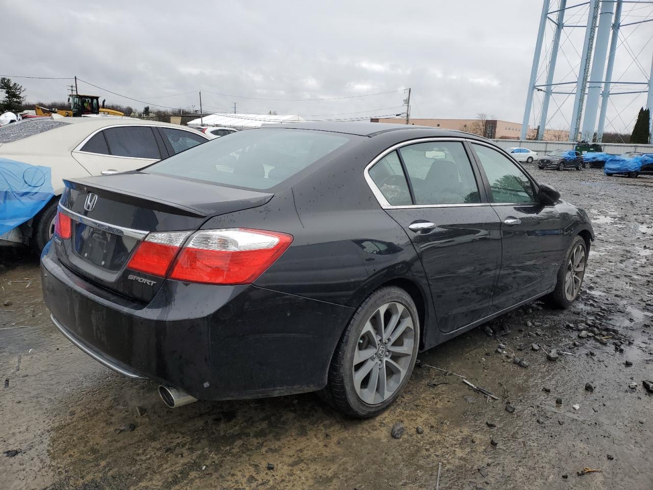 Photo 2 VIN: 1HGCR2F54FA241775 - HONDA ACCORD 