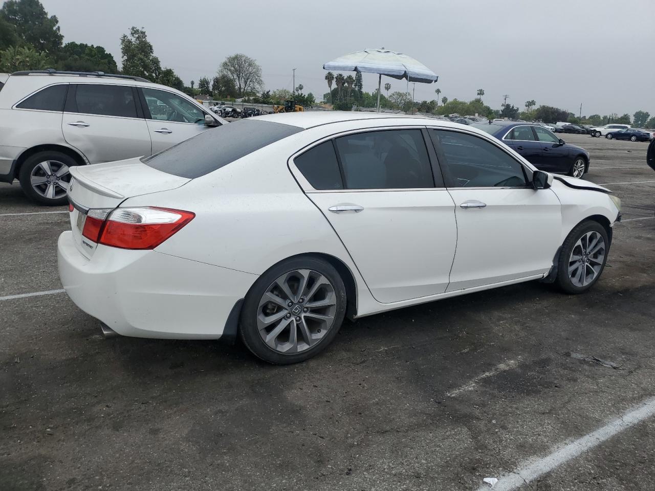 Photo 2 VIN: 1HGCR2F54FA252047 - HONDA ACCORD 