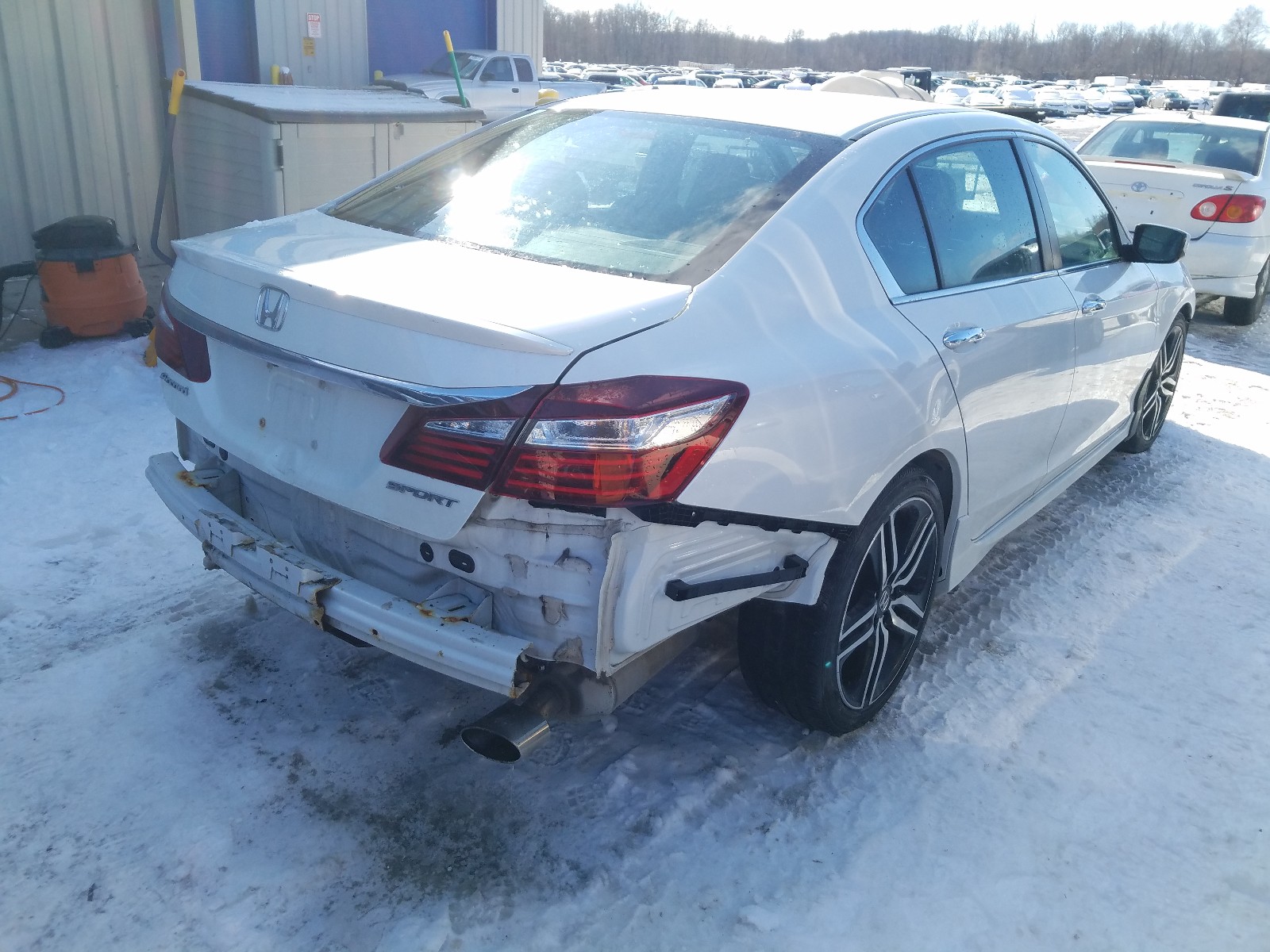 Photo 3 VIN: 1HGCR2F54GA123470 - HONDA ACCORD SPO 