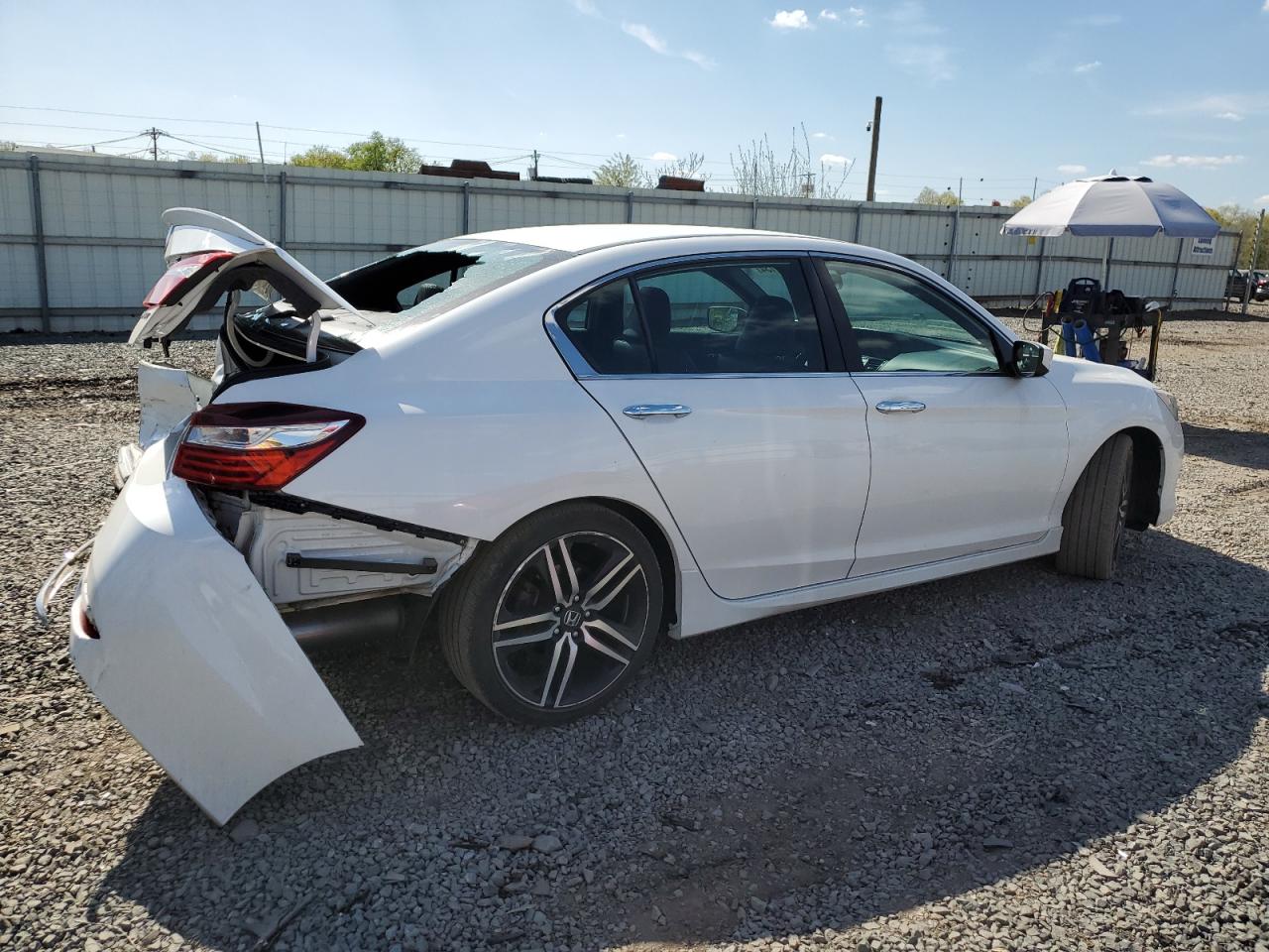 Photo 2 VIN: 1HGCR2F54GA158512 - HONDA ACCORD 