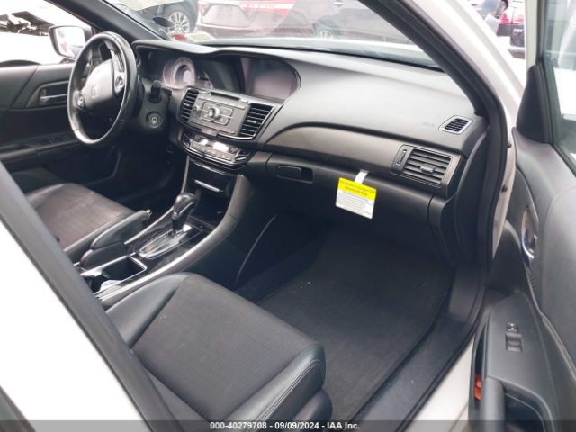 Photo 4 VIN: 1HGCR2F54HA290252 - HONDA ACCORD 