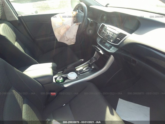 Photo 4 VIN: 1HGCR2F55DA067938 - HONDA ACCORD SDN 