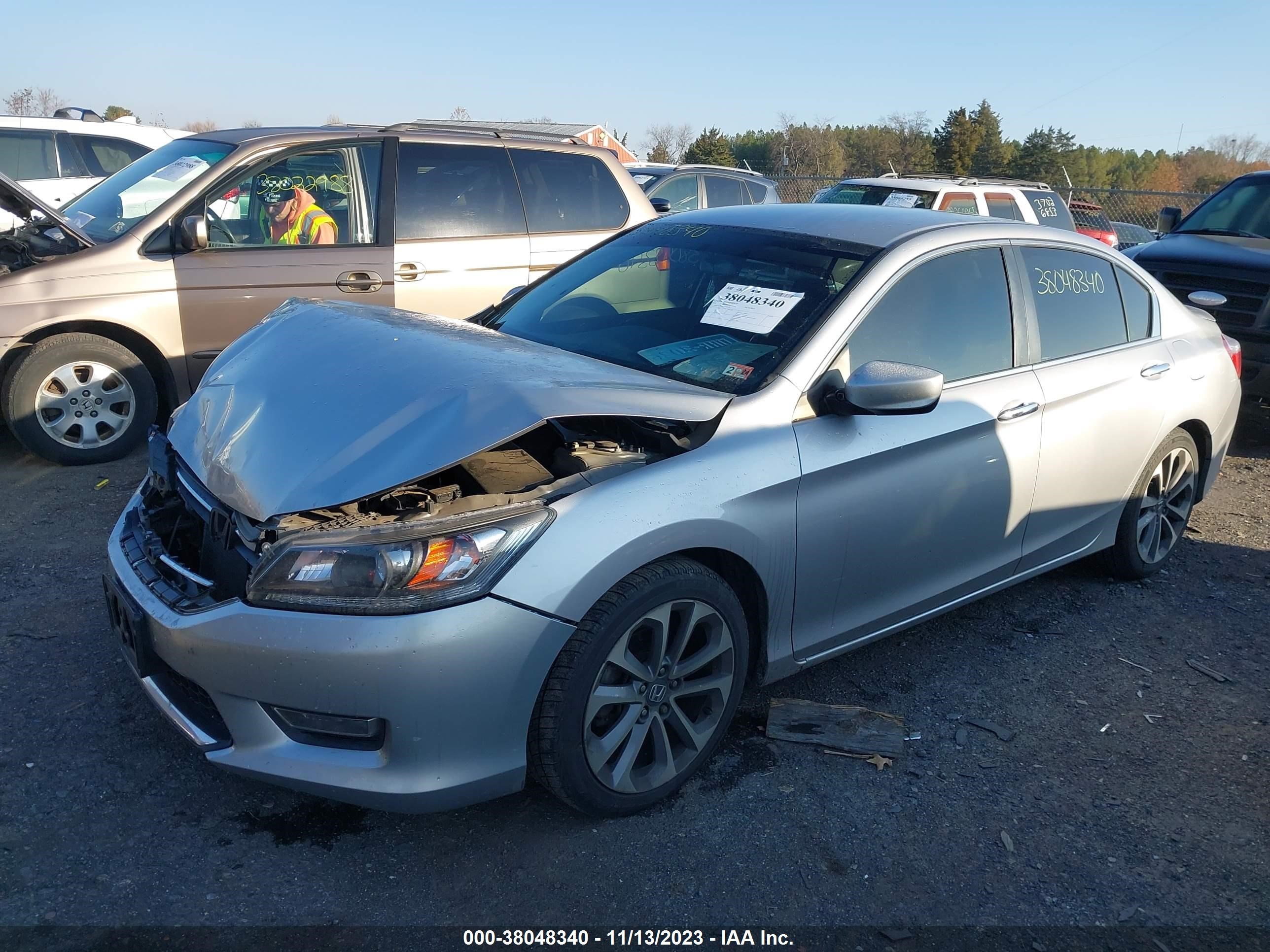 Photo 1 VIN: 1HGCR2F55DA150110 - HONDA ACCORD 