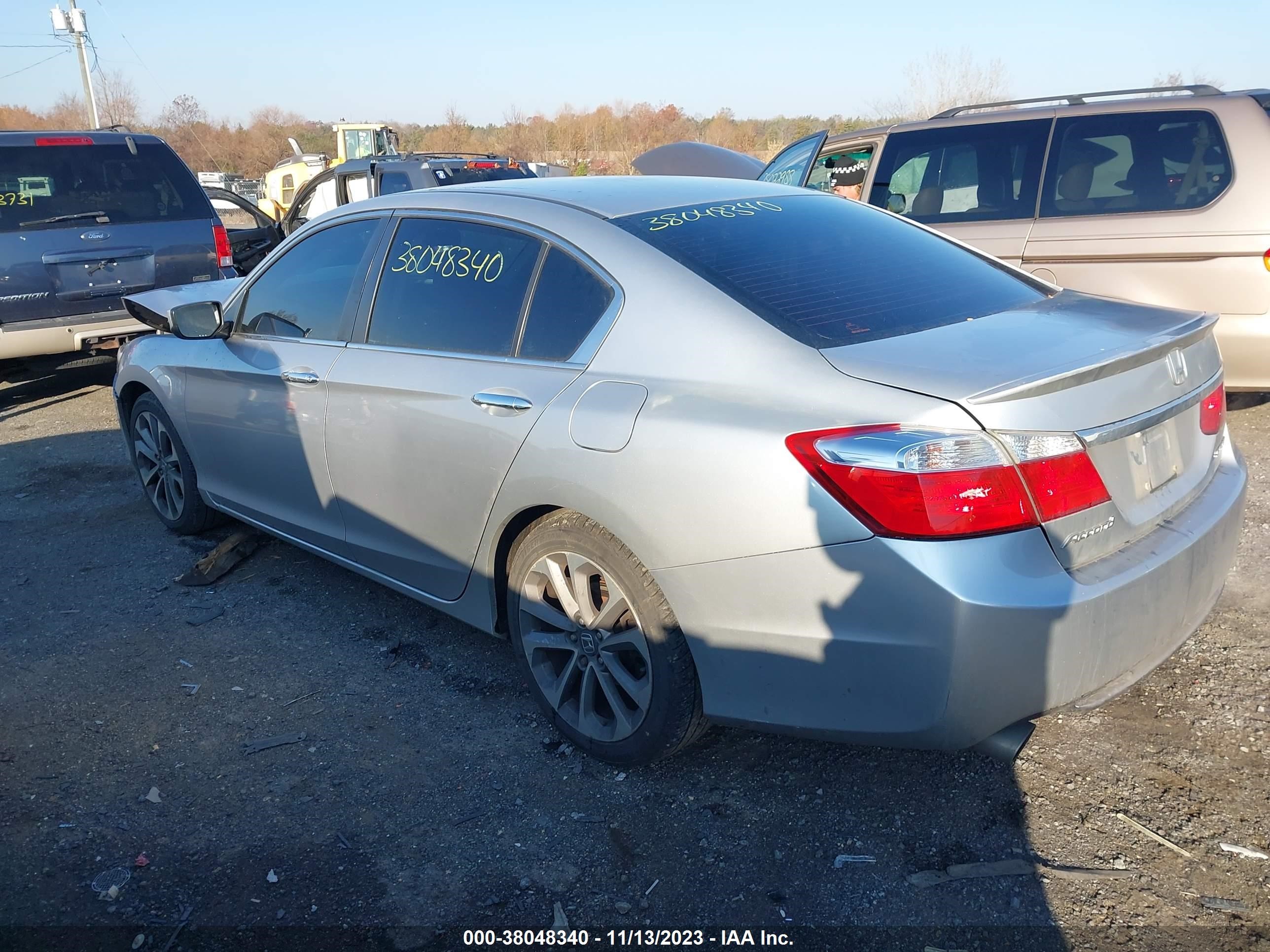 Photo 2 VIN: 1HGCR2F55DA150110 - HONDA ACCORD 