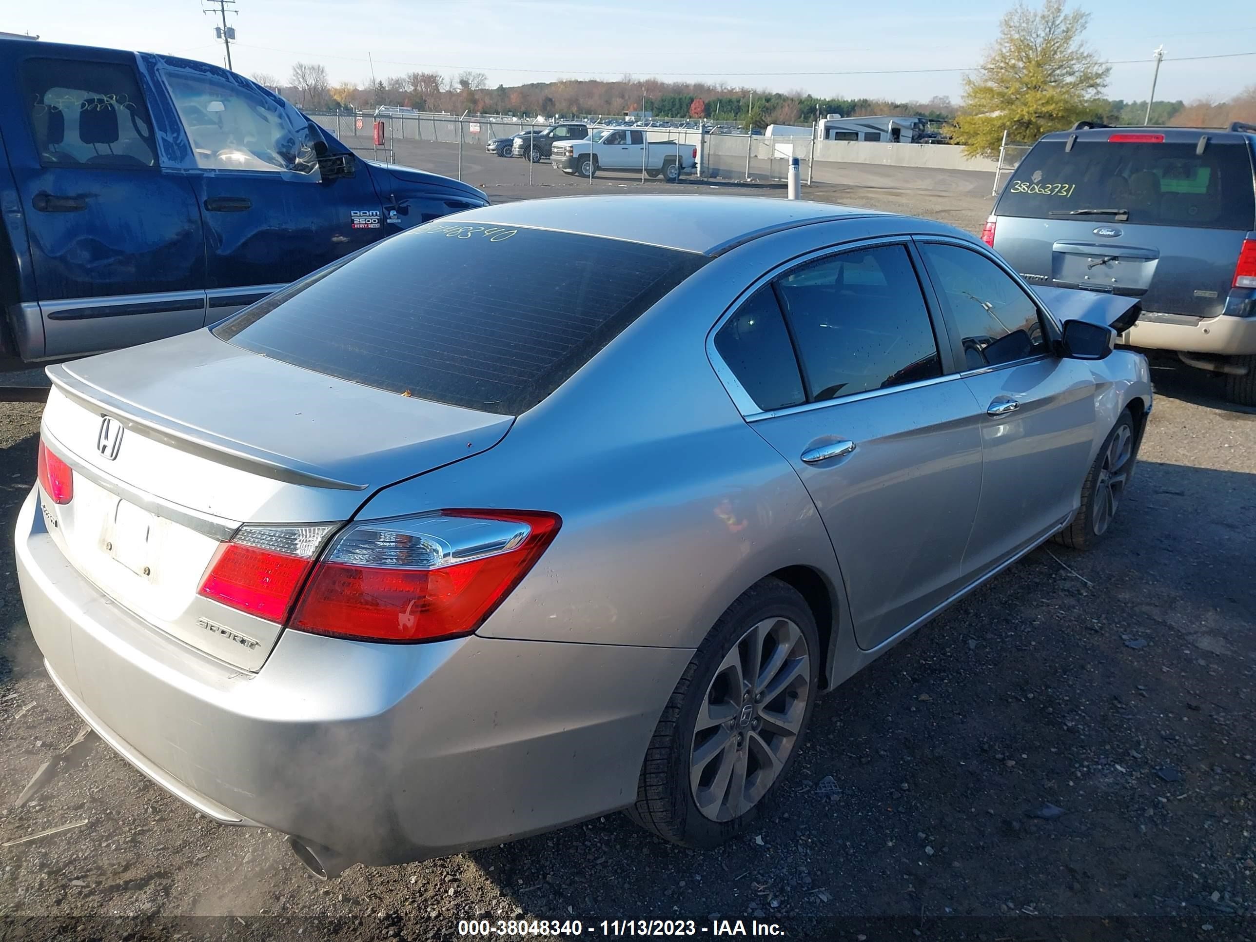 Photo 3 VIN: 1HGCR2F55DA150110 - HONDA ACCORD 