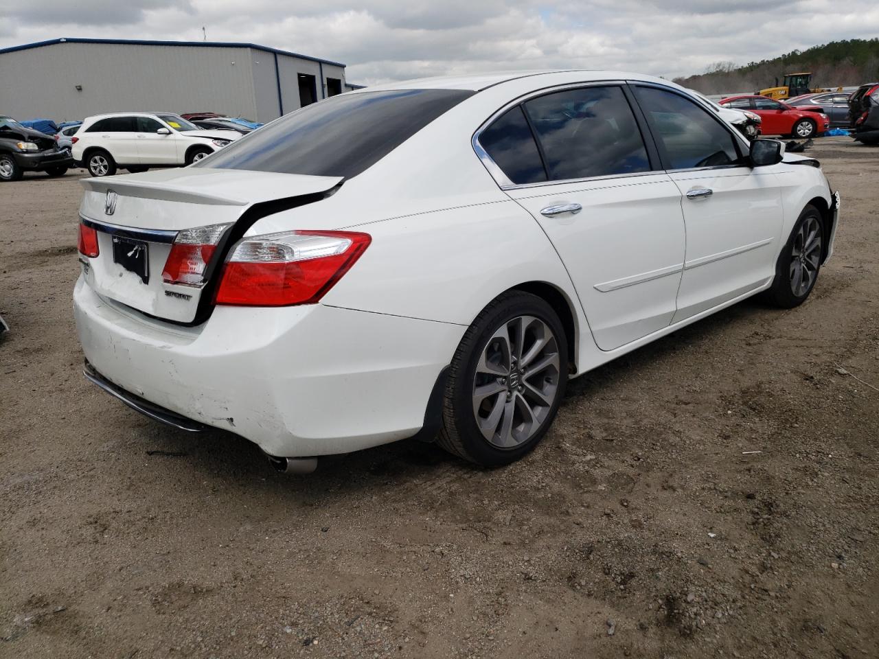 Photo 2 VIN: 1HGCR2F55DA161558 - HONDA ACCORD 