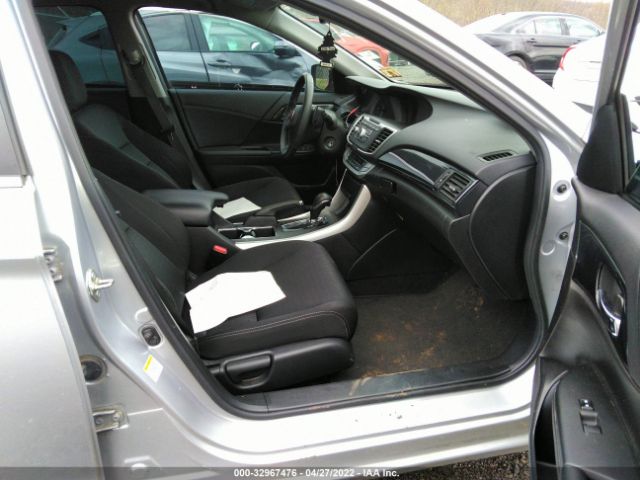 Photo 4 VIN: 1HGCR2F55EA228385 - HONDA ACCORD SEDAN 