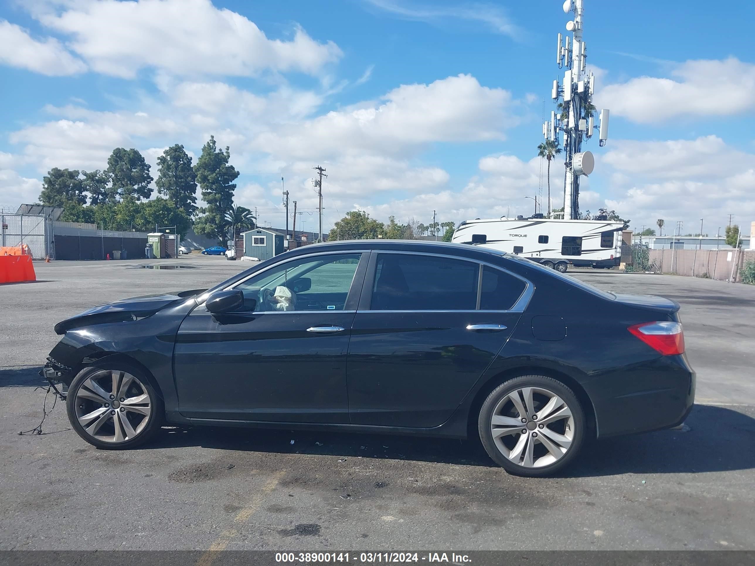 Photo 13 VIN: 1HGCR2F55FA000520 - HONDA ACCORD 