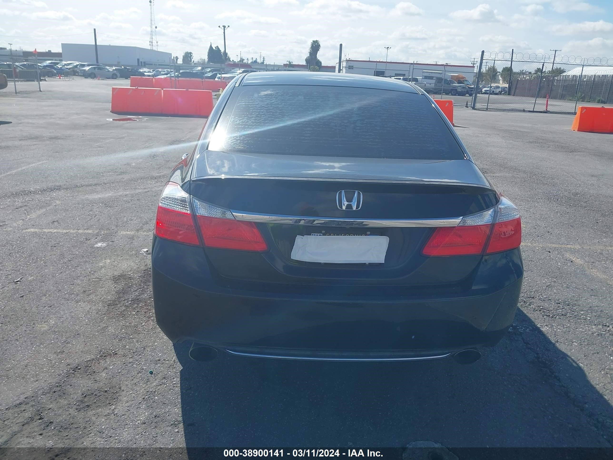 Photo 15 VIN: 1HGCR2F55FA000520 - HONDA ACCORD 