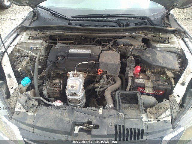 Photo 9 VIN: 1HGCR2F55FA021920 - HONDA ACCORD SEDAN 