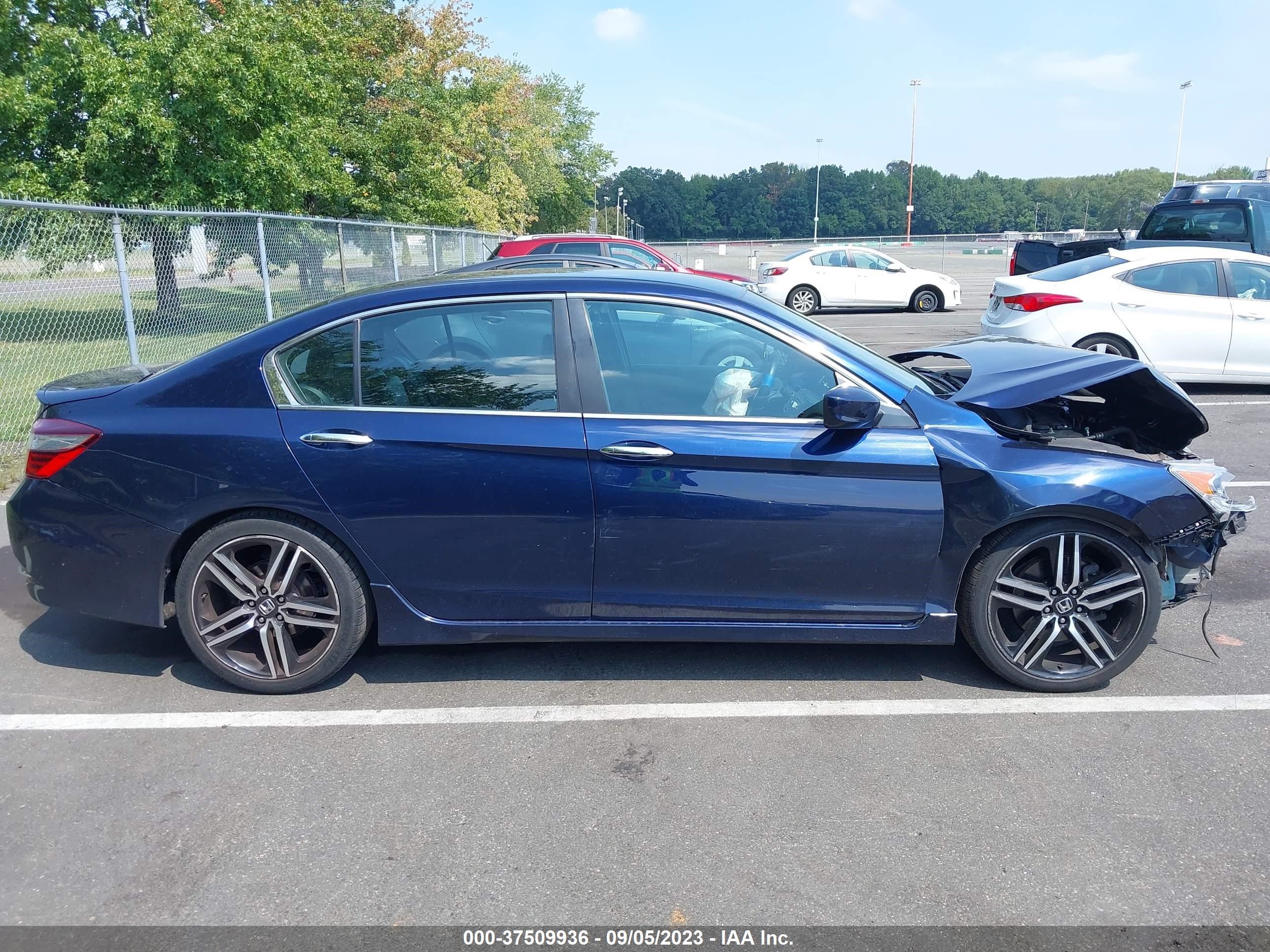 Photo 11 VIN: 1HGCR2F55GA089183 - HONDA ACCORD 