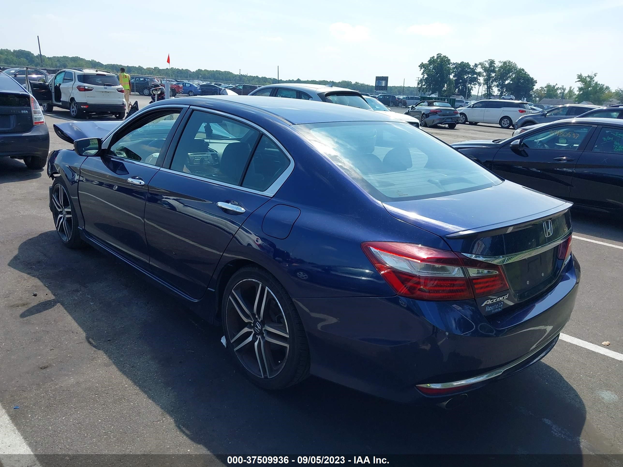 Photo 2 VIN: 1HGCR2F55GA089183 - HONDA ACCORD 