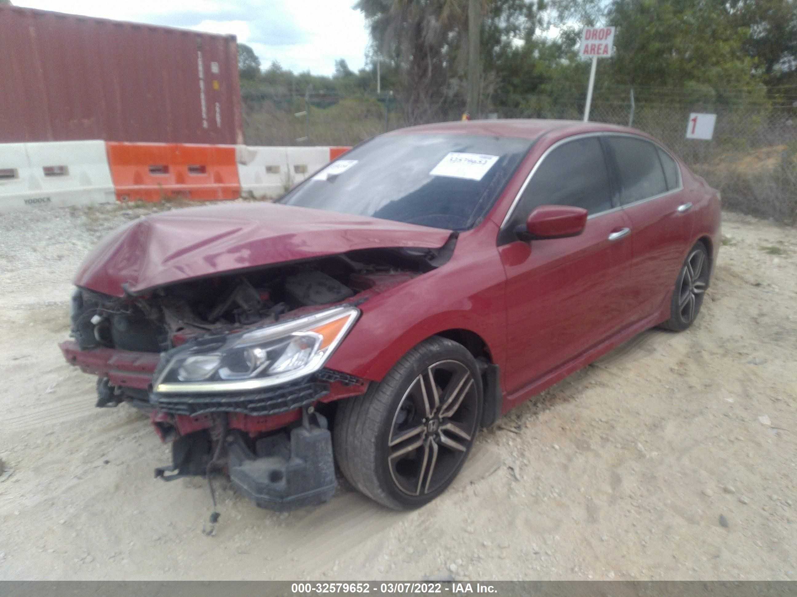 Photo 1 VIN: 1HGCR2F55GA137054 - HONDA ACCORD 