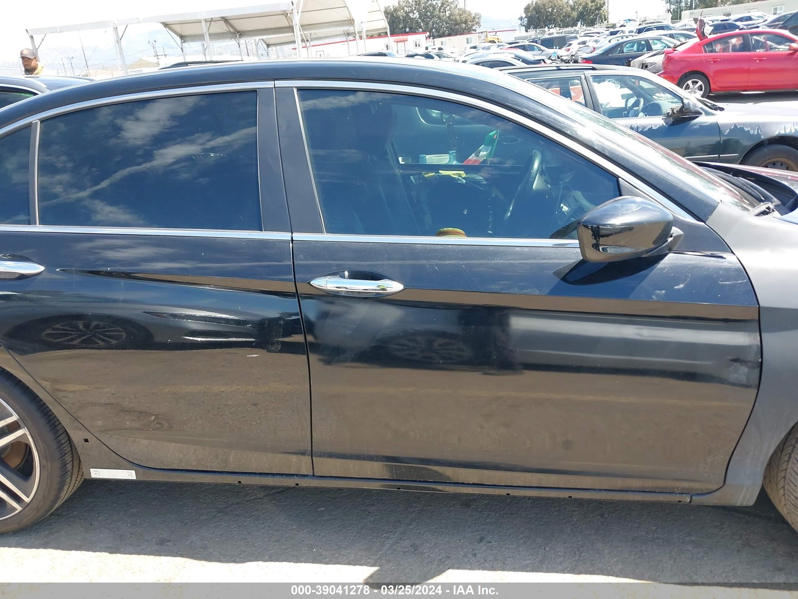 Photo 13 VIN: 1HGCR2F55GA215817 - HONDA ACCORD 