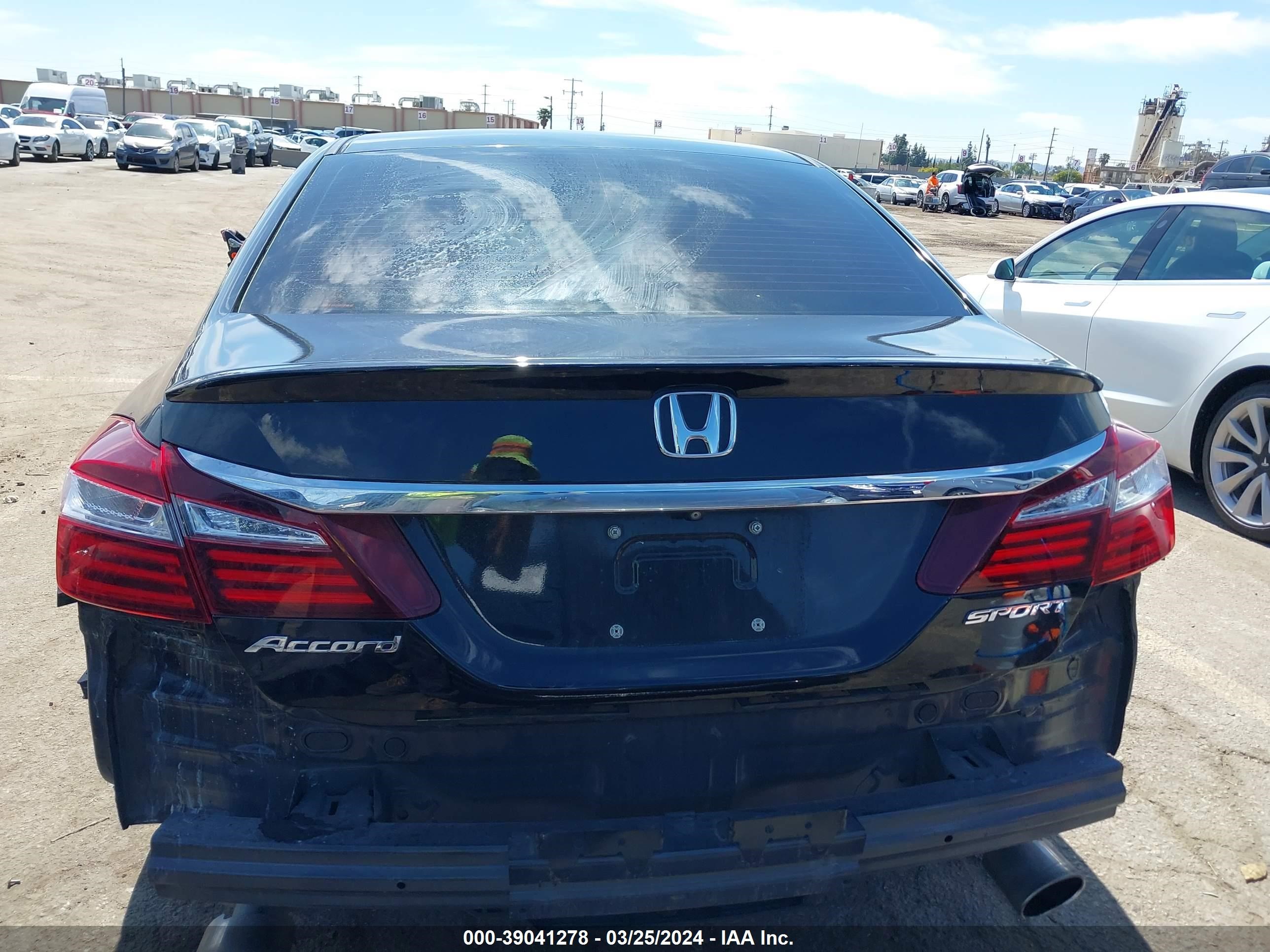 Photo 16 VIN: 1HGCR2F55GA215817 - HONDA ACCORD 