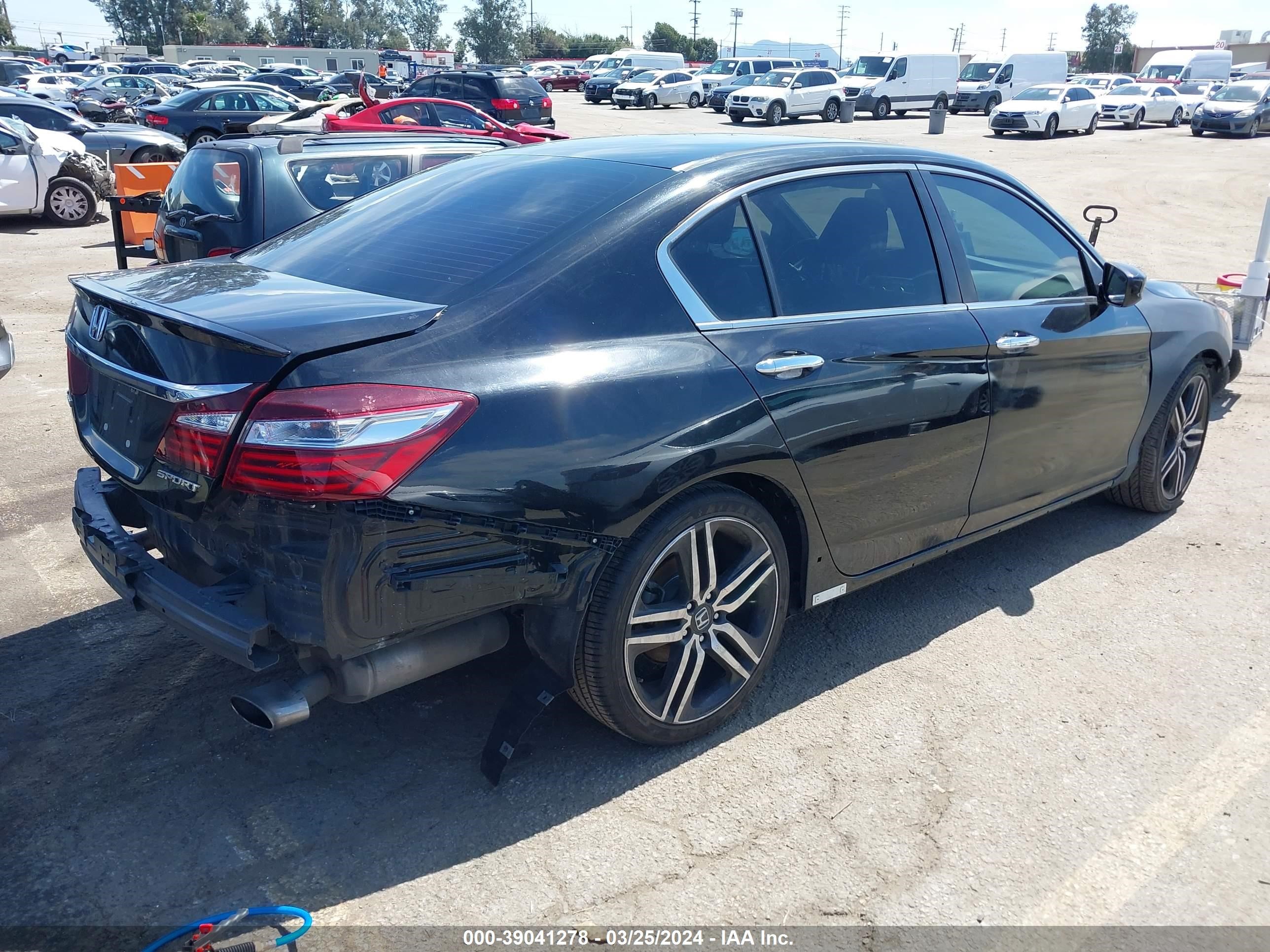 Photo 3 VIN: 1HGCR2F55GA215817 - HONDA ACCORD 