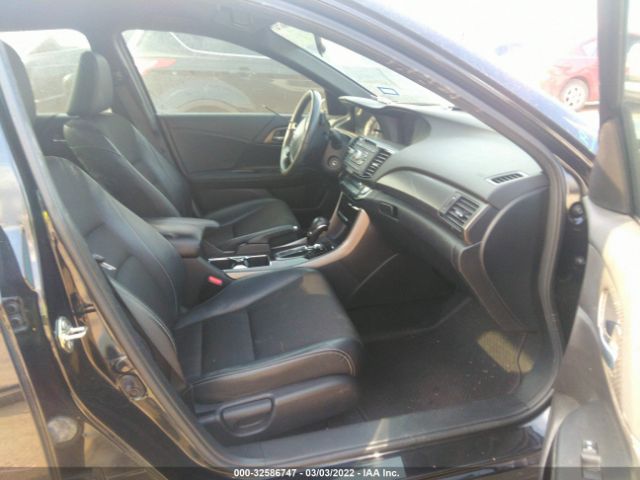 Photo 4 VIN: 1HGCR2F55HA004666 - HONDA ACCORD SEDAN 