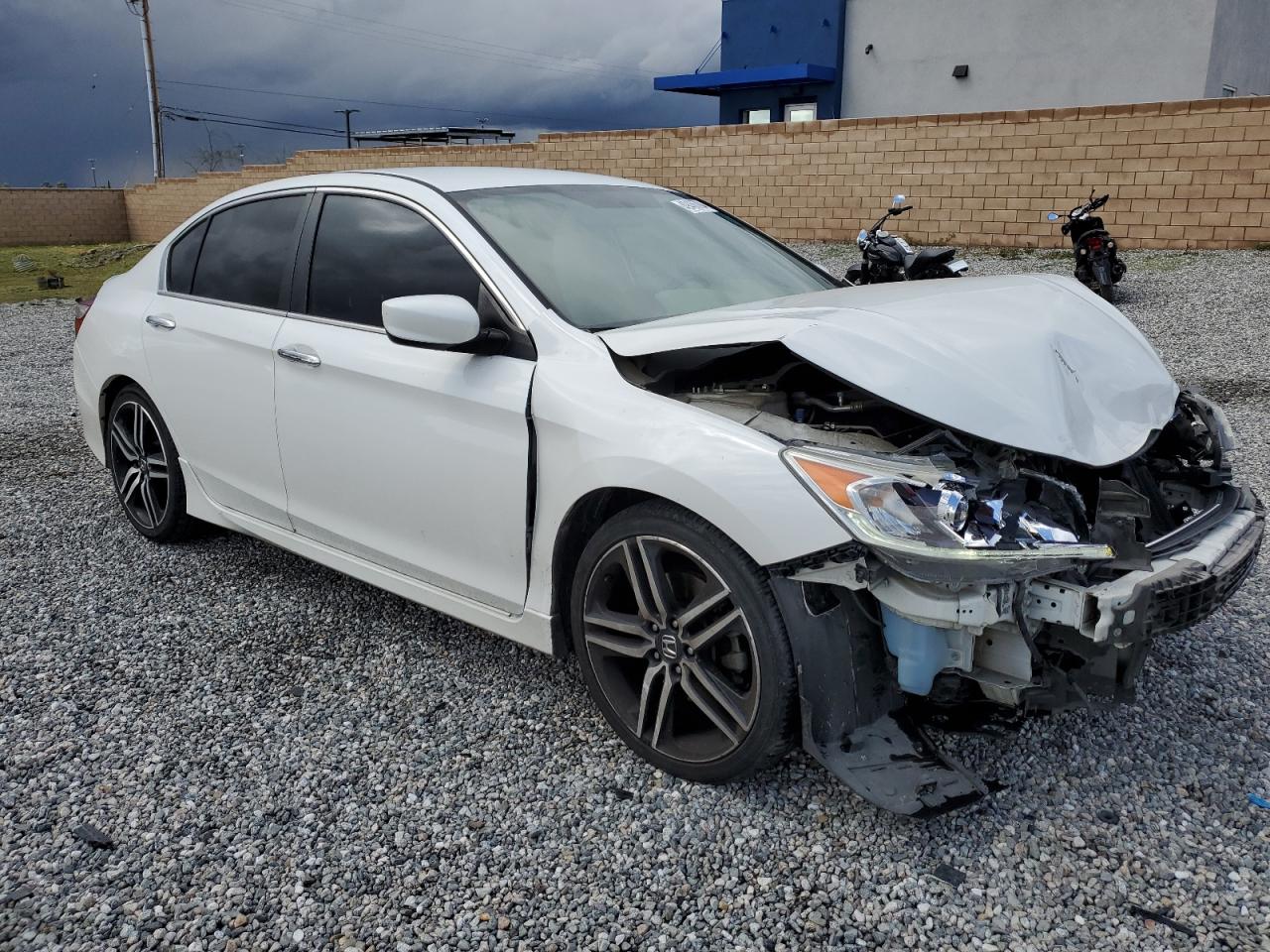 Photo 3 VIN: 1HGCR2F55HA036517 - HONDA ACCORD 