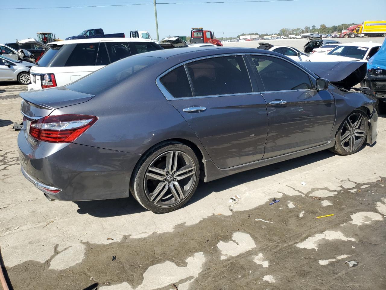 Photo 2 VIN: 1HGCR2F55HA115573 - HONDA ACCORD 